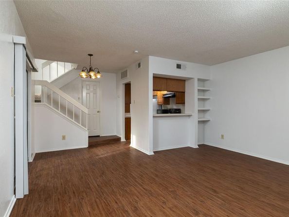 2104  Park Willow Lane  A, Arlington Texas 76011