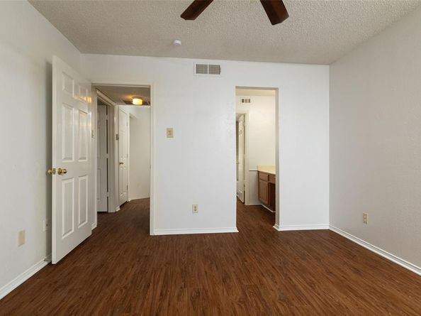 2104  Park Willow Lane  A, Arlington Texas 76011