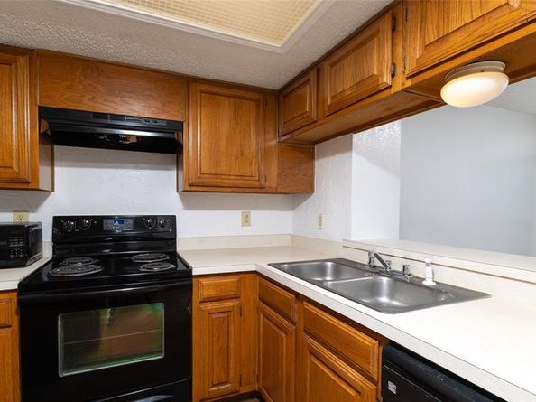 2104  Park Willow Lane  A, Arlington Texas 76011