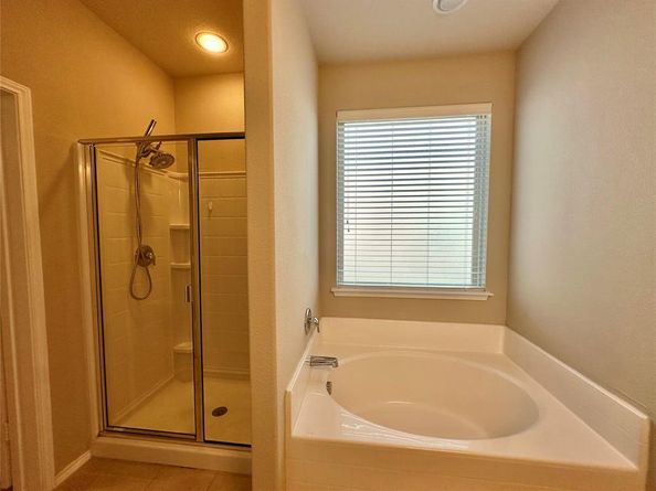 725  Hartsfield  , Savannah Texas 76227