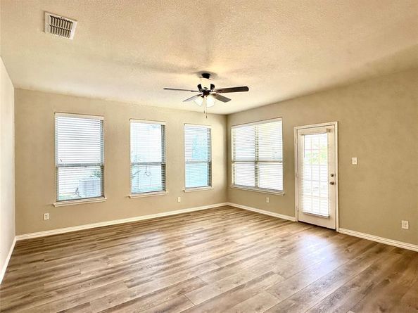 725  Hartsfield  , Savannah Texas 76227