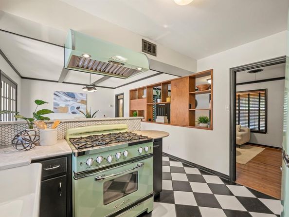 11706  Cimarec Street , Dallas Texas 75218