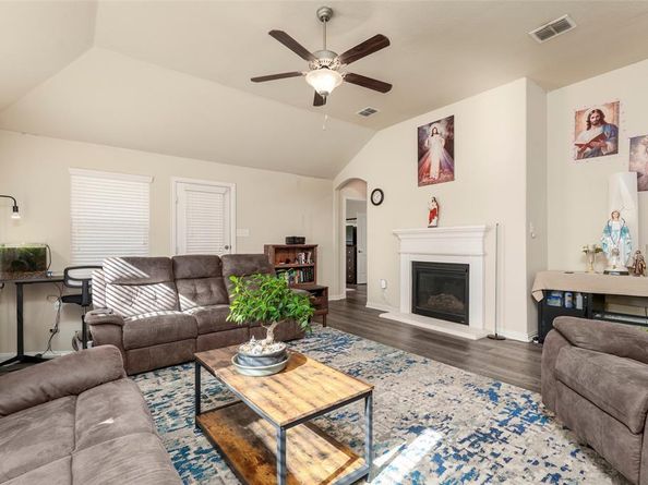 564  Bromeliad Drive , Fort Worth Texas 76052