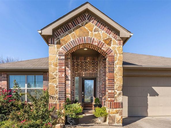 564  Bromeliad Drive , Fort Worth Texas 76052