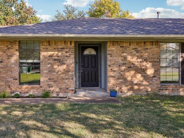 585  Rose Garden Drive , McKinney Texas 75072