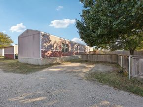 585  Rose Garden Drive , McKinney Texas 75072