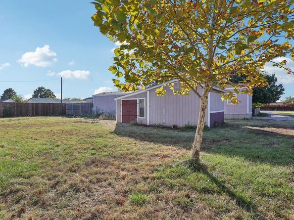 585  Rose Garden Drive , McKinney Texas 75072