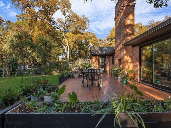 8731  Vinewood Drive , Dallas Texas 75228