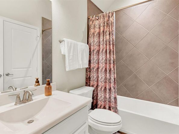 2804  Seabiscuit Road , Celina Texas 75009