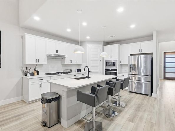 2513  Amistad Lane , Corinth Texas 76210