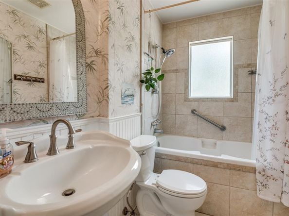 1822  Finley Road , Irving Texas 75062