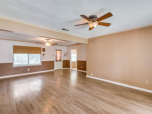 1822  Finley Road , Irving Texas 75062