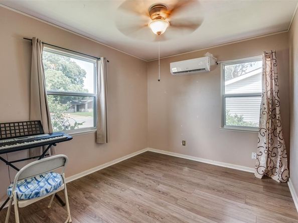 1822  Finley Road , Irving Texas 75062