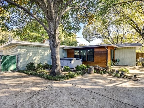 8025  Redwood Drive , Benbrook Texas 76116