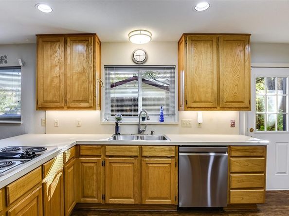 8025  Redwood Drive , Benbrook Texas 76116