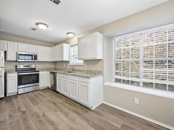 1346  Overlook Drive , Lewisville Texas 75067