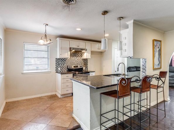 2212  Larry Drive , Dallas Texas 75228