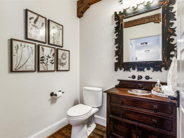 7002  Lakewood Boulevard , Dallas Texas 75214