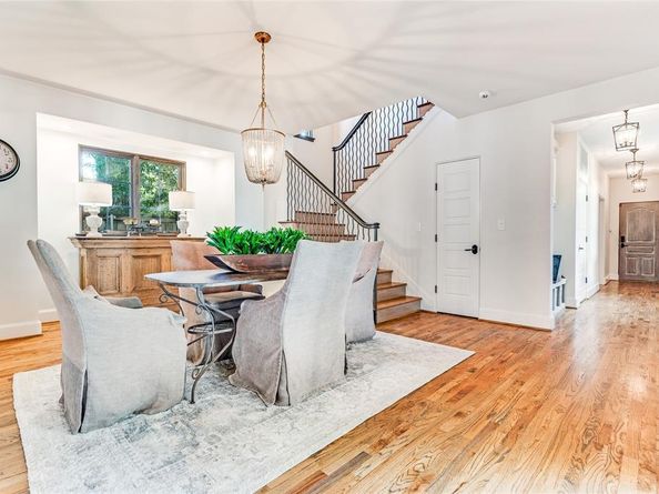 7002  Lakewood Boulevard , Dallas Texas 75214