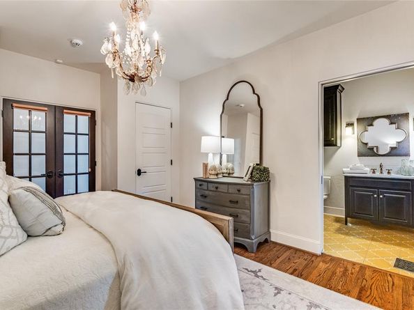 7002  Lakewood Boulevard , Dallas Texas 75214