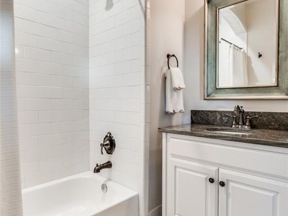 7002  Lakewood Boulevard , Dallas Texas 75214