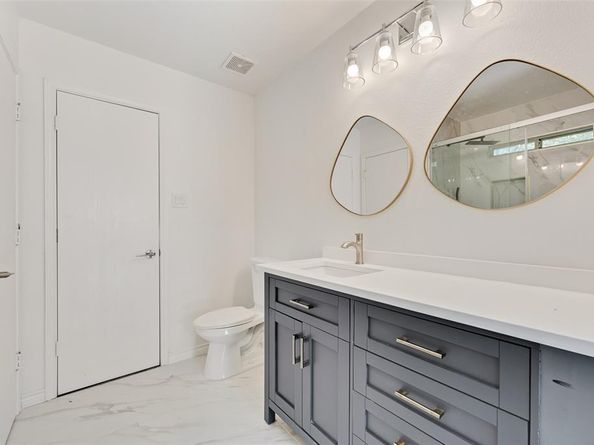 812  Isla Verde Plaza , Dallas Texas 75211