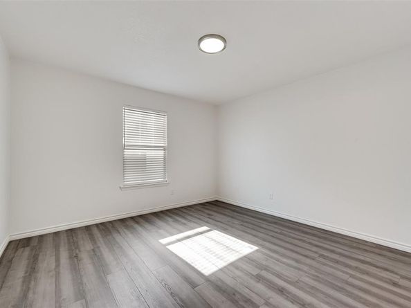 812  Isla Verde Plaza , Dallas Texas 75211