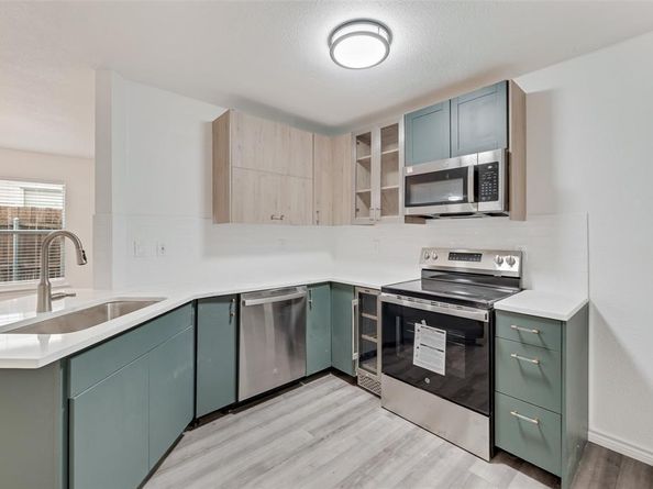 812  Isla Verde Plaza , Dallas Texas 75211