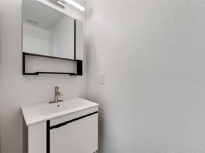 812  Isla Verde Plaza , Dallas Texas 75211