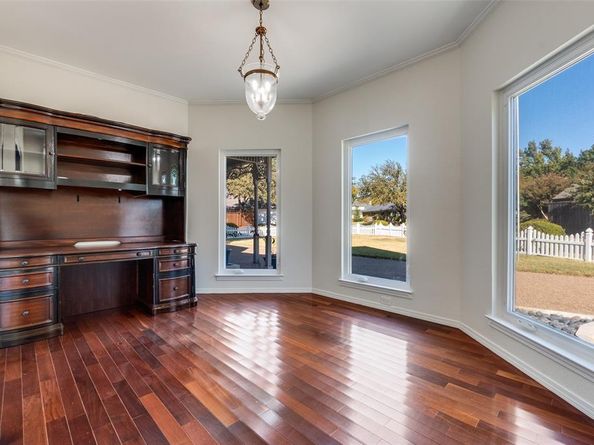 7221  Briarnoll Drive , Dallas Texas 75252