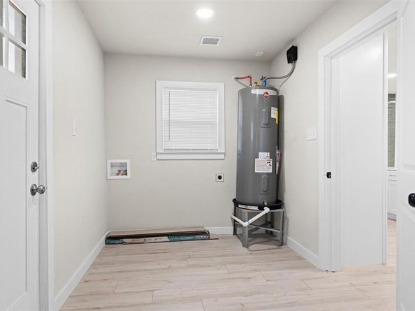 1300 E Baltimore Avenue , Fort Worth Texas 76104