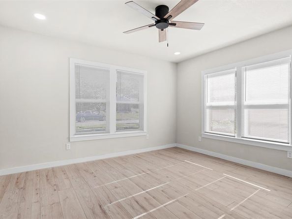 1300 E Baltimore Avenue , Fort Worth Texas 76104