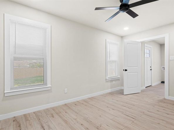 1300 E Baltimore Avenue , Fort Worth Texas 76104