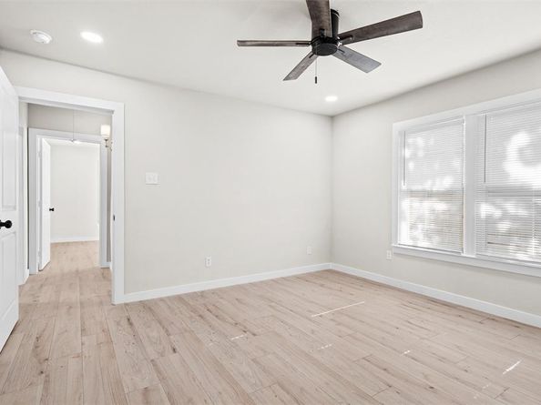 1300 E Baltimore Avenue , Fort Worth Texas 76104