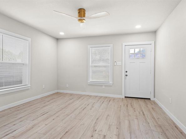 1300 E Baltimore Avenue , Fort Worth Texas 76104