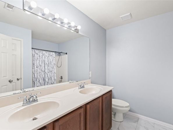 2813  Dana Lane , Denton Texas 76209