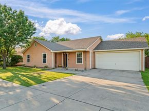 2813  Dana Lane , Denton Texas 76209