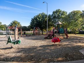 2623 N Garrett Avenue , Dallas Texas 75206