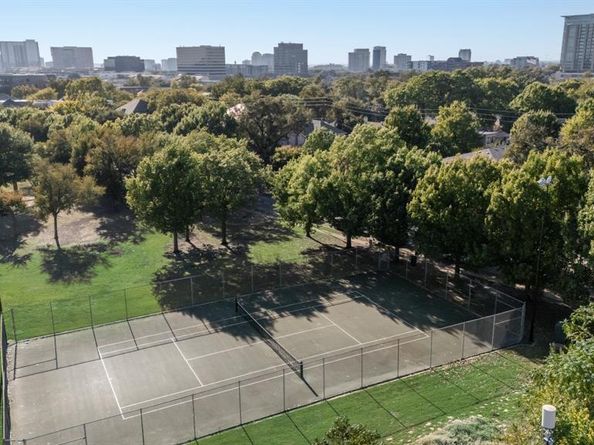 2623 N Garrett Avenue , Dallas Texas 75206