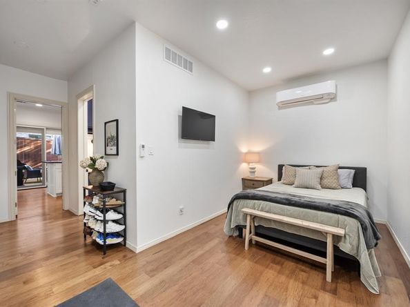 2623 N Garrett Avenue , Dallas Texas 75206