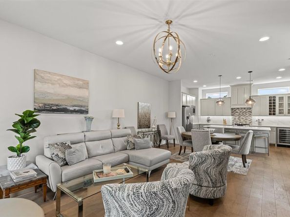 2741  Merrimac Street  101, Fort Worth Texas 76107