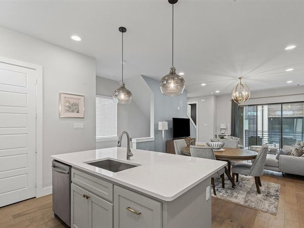 2741  Merrimac Street  101, Fort Worth Texas 76107