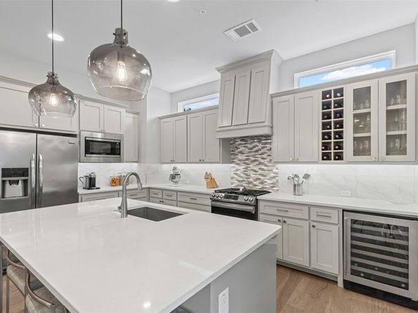 2741  Merrimac Street  101, Fort Worth Texas 76107