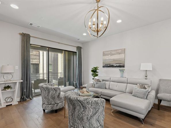 2741  Merrimac Street  101, Fort Worth Texas 76107