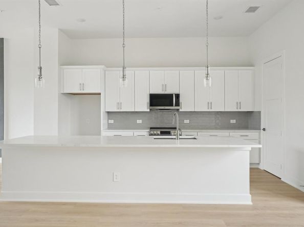 2524  Havenhurst Street  102, Farmers Branch Texas 75234