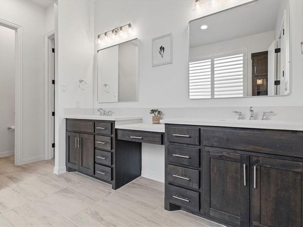 1561  William Way , Farmers Branch Texas 75234