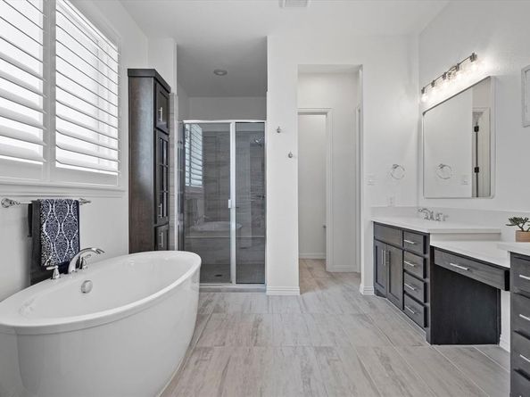 1561  William Way , Farmers Branch Texas 75234