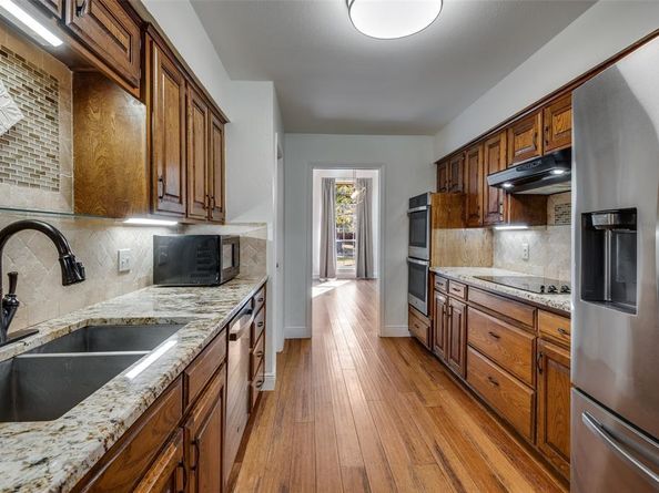 737  Newport Road , Fort Worth Texas 76120