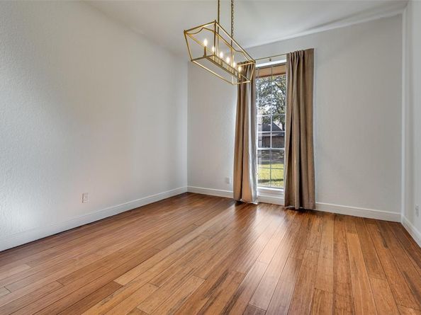 737  Newport Road , Fort Worth Texas 76120