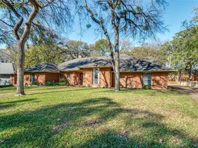 737  Newport Road , Fort Worth Texas 76120